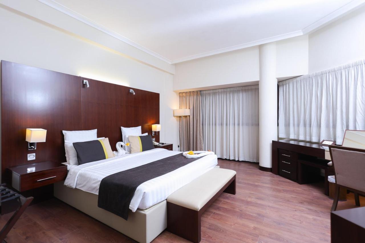 Aavri Hotel Dubai Exterior photo