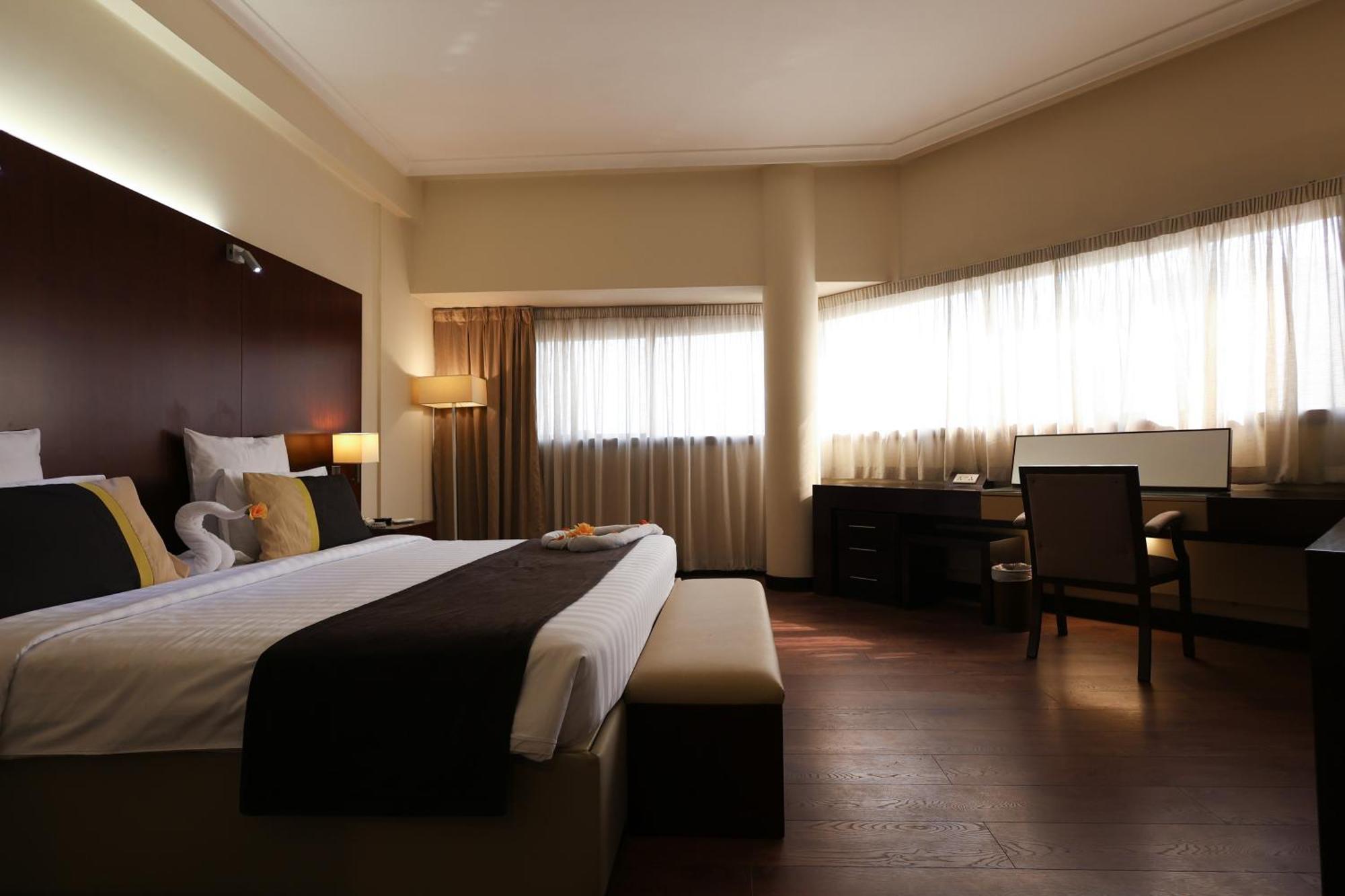 Aavri Hotel Dubai Exterior photo